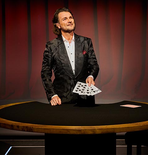 Thorsten Strotmann beim Kartentrick